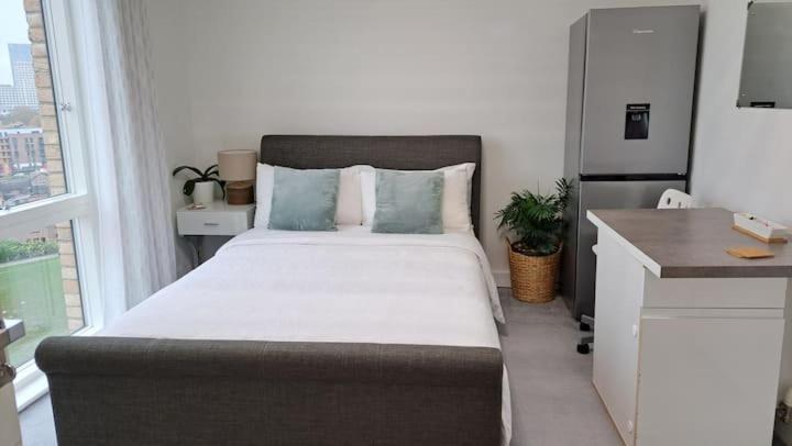 Cozy Double Room With Large En Suite Near Canary Wharf London With Amazing Views In A Shared Apartment Eksteriør billede