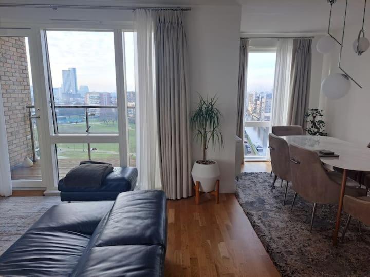 Cozy Double Room With Large En Suite Near Canary Wharf London With Amazing Views In A Shared Apartment Eksteriør billede